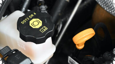 Pedal Rem Terasa Makin Dalam, Ini Tanda Minyak Rem Mobil Bekas Harus Dikuras Total