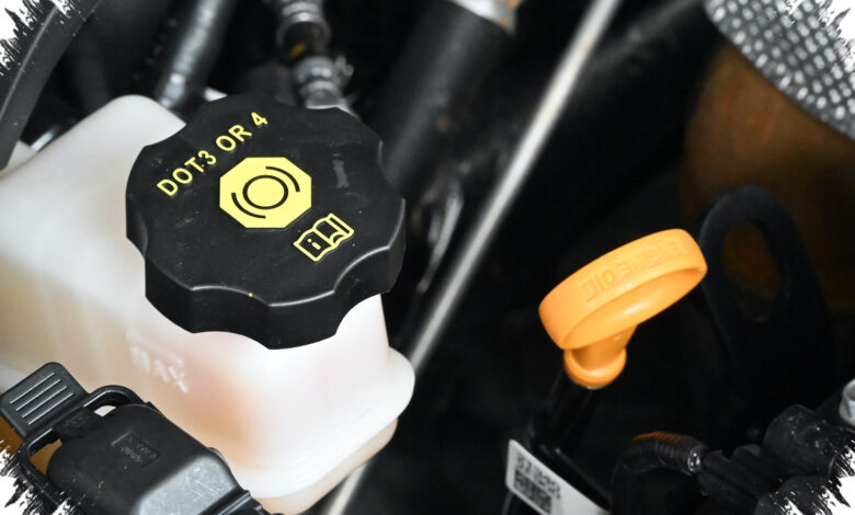 Pedal Rem Terasa Makin Dalam, Ini Tanda Minyak Rem Mobil Bekas Harus Dikuras Total