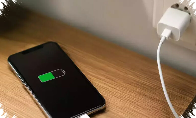 Satu Kesalahan Saat Ngecas HP Bisa Mempercepat Aus Baterai, Ini Cara Tepatnya