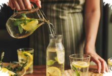 3 Minuman yang Bantu Turunkan Berat Badan Setelah Makan Malam