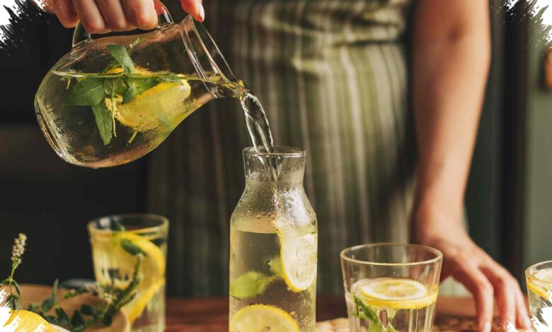3 Minuman yang Bantu Turunkan Berat Badan Setelah Makan Malam