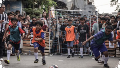 Liga Akamsi, Panggung Sempit yang Menghidupkan Mimpi Besar Anak Kampung