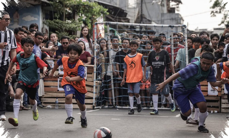 Liga Akamsi, Panggung Sempit yang Menghidupkan Mimpi Besar Anak Kampung
