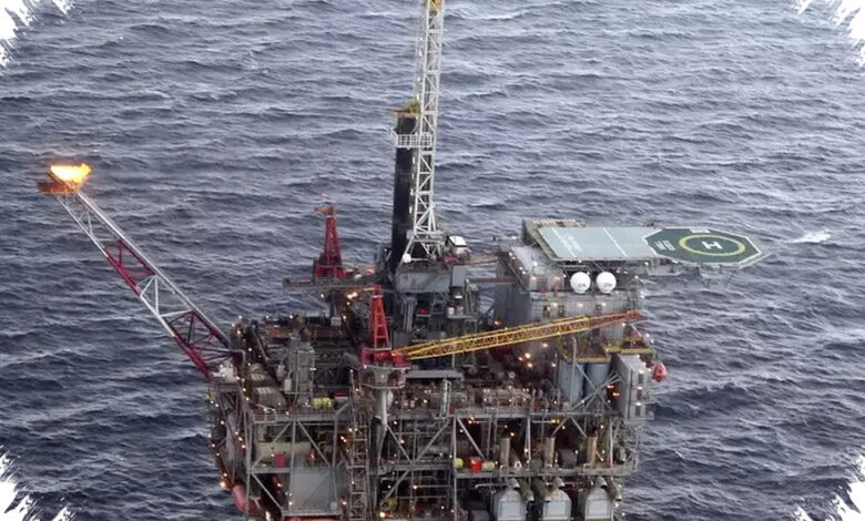 Harga Minyak Dunia Melemah Tipis, Pasar Masih Menimbang Risiko Selat Hormuz