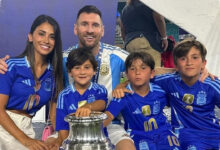 10 Potret Mesra Lionel Messi untuk Keluarga, dari Cinta Masa Kecil sampai Tahun Baru