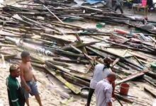 Tiga Rumah di Pesisir Balikpapan Ambruk Dihantam Ombak Setinggi 3 Meter