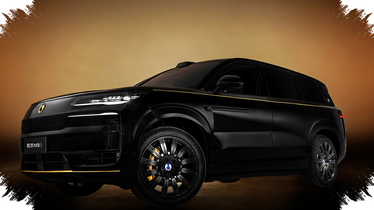 Denza N9 Dark Gold, SUV Raksasa yang Menyembunyikan Emas 24 Karat di Emblem Depannya