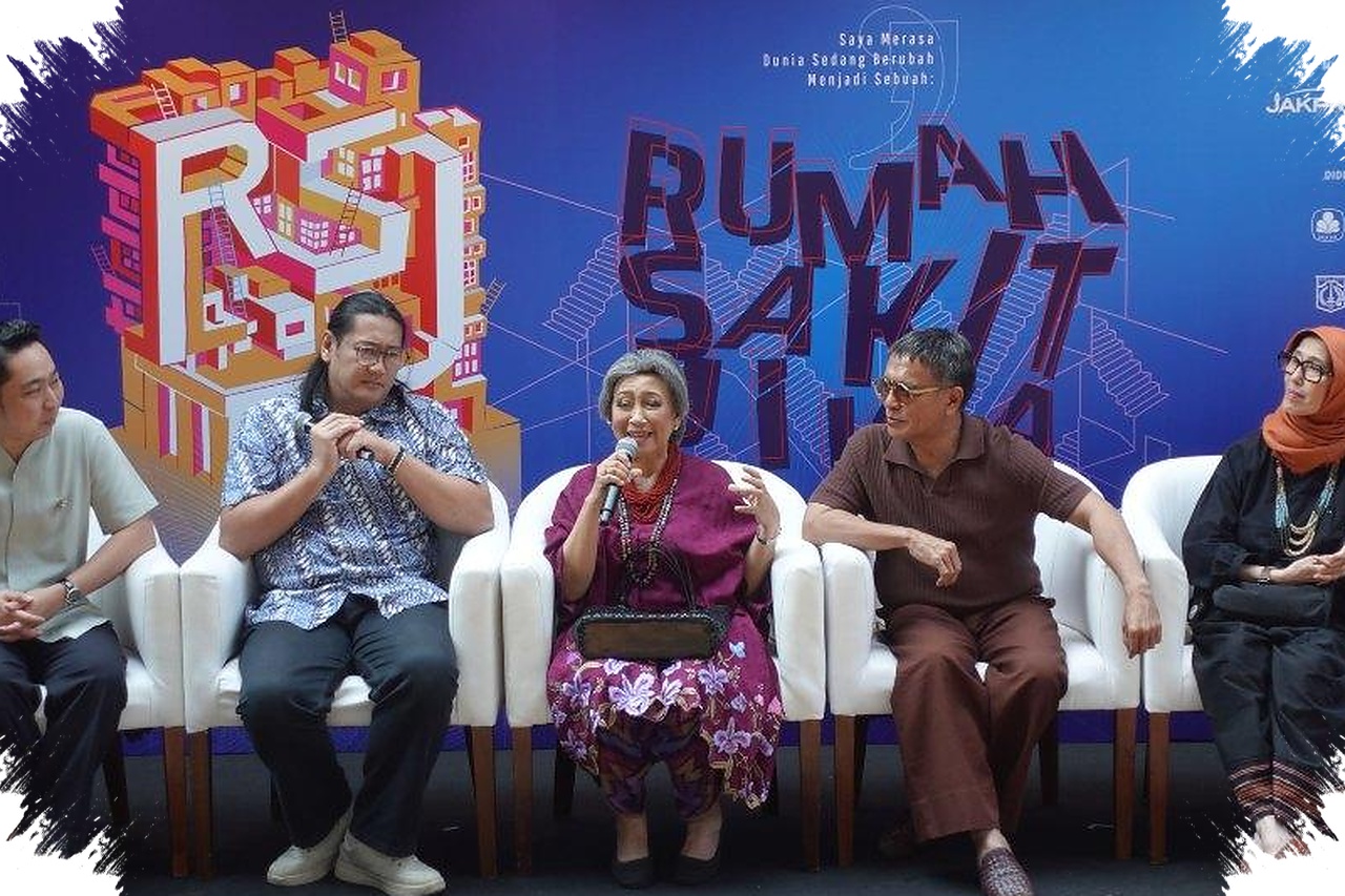 Ratna Riantiarno Tak Mau Mengulang Tafsir Lama, Rumah Sakit Jiwa Hadir dengan Wajah Baru