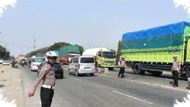 Pantura Indramayu Memakan 10 Korban Jiwa, Pikap Terjepit di Antara Dua Truk Besar