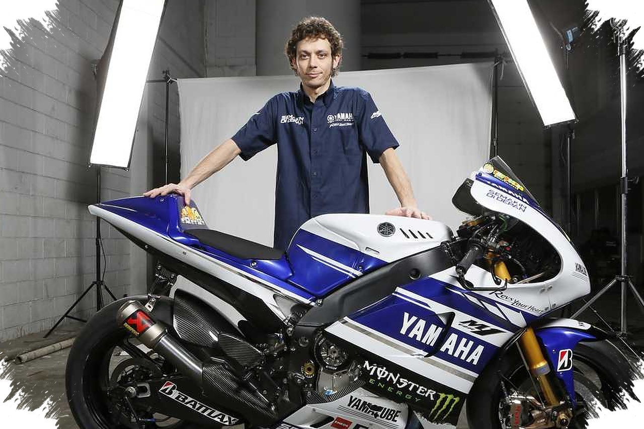 Rossi Kembali Geber YZR-M1, Momen Emosional yang Sudah Lama Tak Terlihat