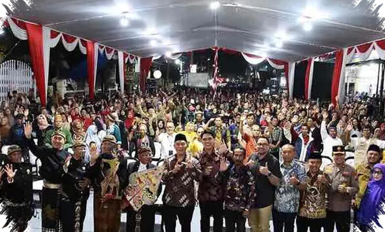 Wayang Kulit di Sonokwijenan Diserbu Ribuan Warga, DPRD Jatim Dorong Pelestarian Budaya