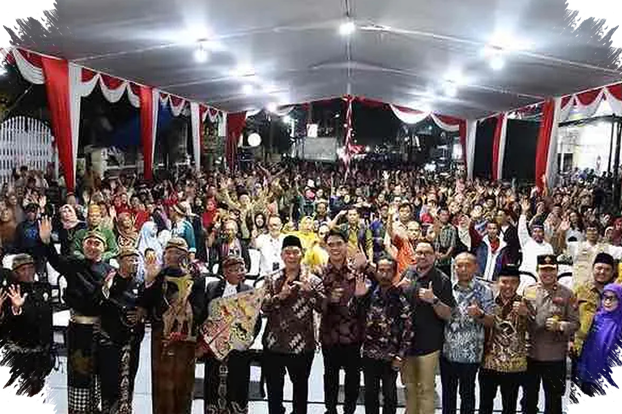 Wayang Kulit di Sonokwijenan Diserbu Ribuan Warga, DPRD Jatim Dorong Pelestarian Budaya