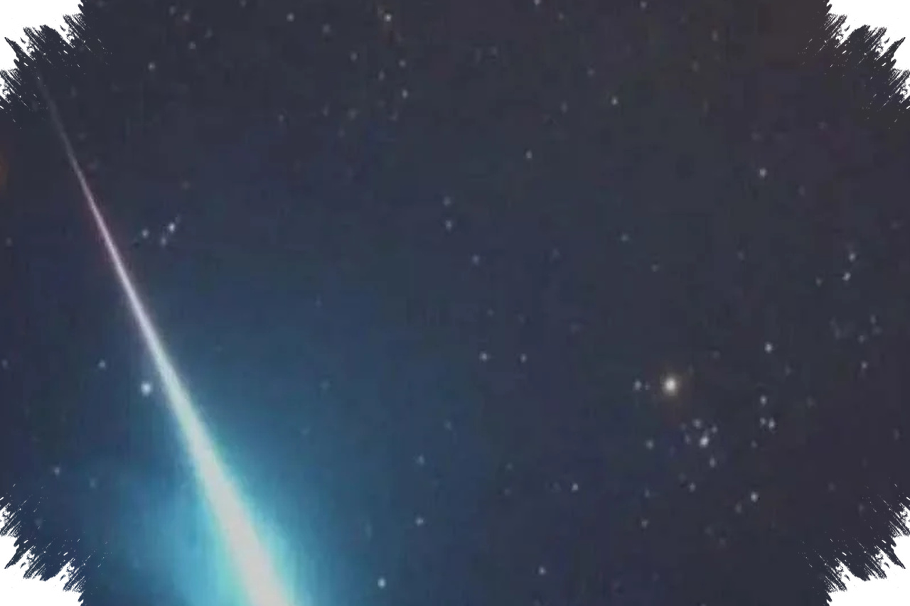 Meteor Melintas dari Bekasi ke Jawa Tengah, BRIN Ungkap Kenapa Warnanya Berubah