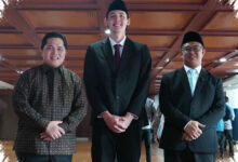Dukungan Pemerintah dan DPR Mengalir, Sumpah WNI Mitchell Baker Rampung
