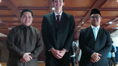 Dukungan Pemerintah dan DPR Mengalir, Sumpah WNI Mitchell Baker Rampung