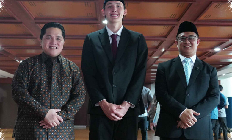 Dukungan Pemerintah dan DPR Mengalir, Sumpah WNI Mitchell Baker Rampung