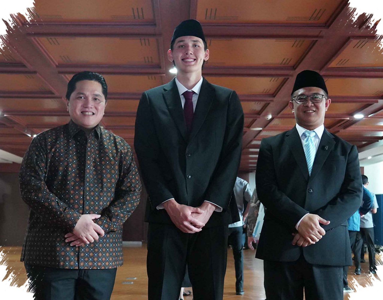 Dukungan Pemerintah dan DPR Mengalir, Sumpah WNI Mitchell Baker Rampung