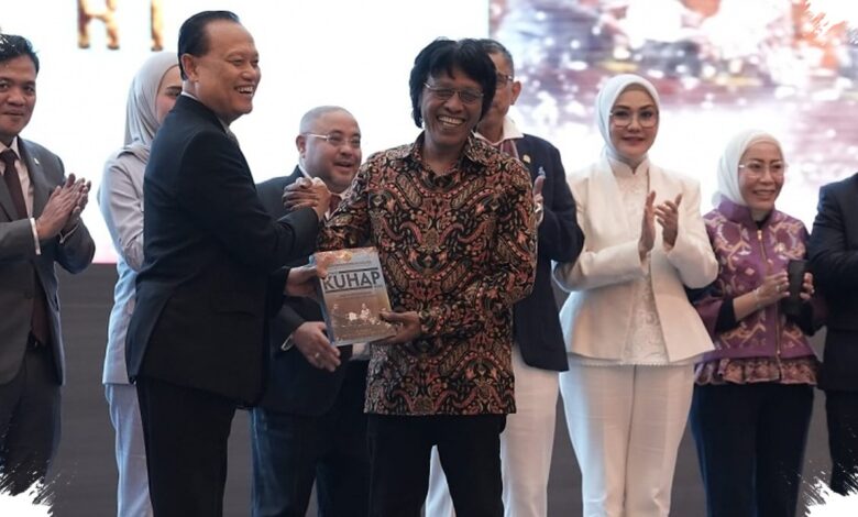 BAM DPR Terima Buku Anotasi KUHAP, Ini Alasan DPR Ingin Tak Ada Lagi Multitafsir