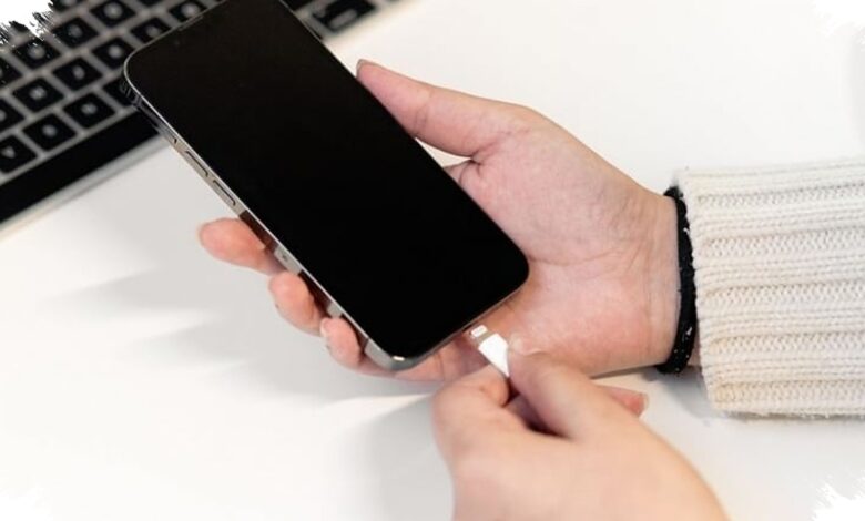 HP Perlu Dicas Sampai 100 Persen? Kebiasaan Ini Justru Bisa Percepat Aus Baterai