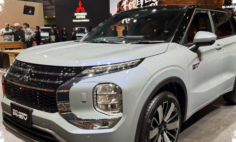 Outlander PHEV 2026 Makin Serius, SUV Ini Bisa Jalan 72 Km Tanpa BBM