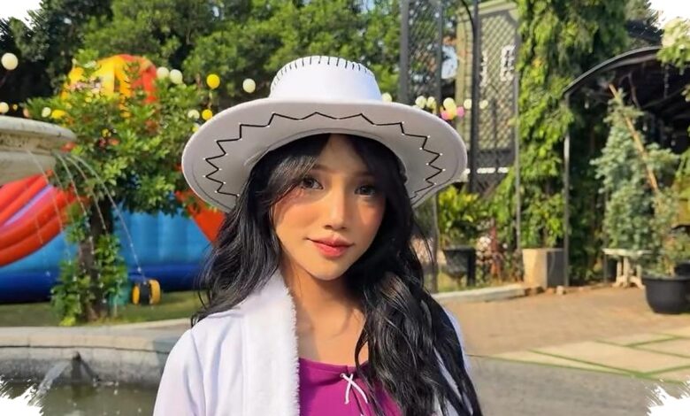Fuji Tampil Anggun sebagai Nico Robin di Ultah Gala Sky, Detail Kostumnya Curi Perhatian