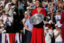 Kate Middleton Pilih Merah Ceri dan Olive Saat Menutup Wimbledon 2026