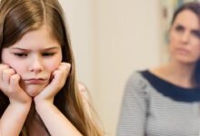 3 Kebiasaan Orang Tua Transaksional yang Diam-Diam Membuat Anak Menjauh