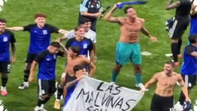 Spanduk Malvinas usai Singkirkan Inggris, Pemain Argentina Terancam Sanksi FIFA