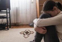 7 Sikap Orang Tua yang Diam-Diam Membuat Anak Tak Lagi Mau Bercerita