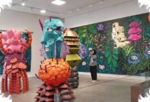 Tropical Aliens Eko Nugroho Menyindir Keterasingan Warga lewat Humor dan Warna