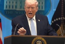 Trump Ancam Cabut Izin Siar NBC dan ABC Usai Pidato Pemilu Tak Ditayangkan