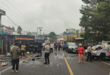 Truk Diduga Rem Blong Tabrak 8 Kendaraan di Sibolangit, 4 Orang Meninggal
