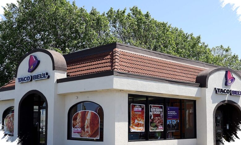 Wabah Parasit Picu Diare Akut, Taco Bell Tarik Selada di 5 Negara Bagian AS