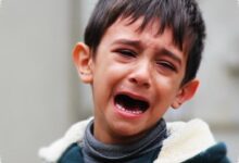 7 Cara Mengatasi Anak Menangis di Gerbang Sekolah, Jangan Memperpanjang Pamitan