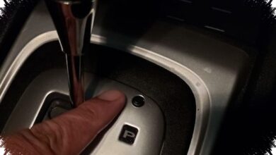 Shift Lock Mobil Matik Bisa Membantu Parkir Paralel, Ini Cara Memakainya