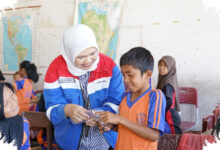 Dari Sampah ke Karya Kreatif, Program SEKAR Mengubah Kebiasaan Siswa Pesisir