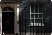 Pesan Larry si Chief Mouser kepada Andy Burnham, Urusan Makan di Downing Street