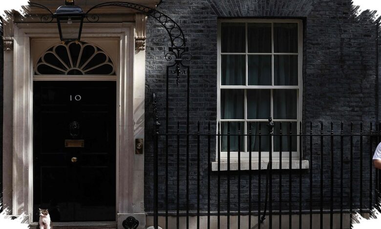 Pesan Larry si Chief Mouser kepada Andy Burnham, Urusan Makan di Downing Street