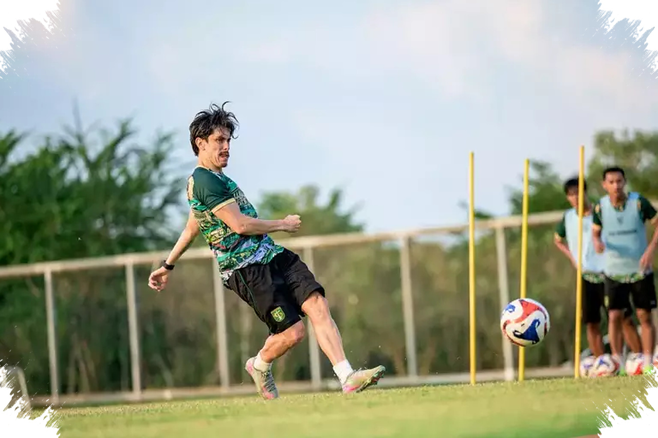 Pemain Baru Persebaya Diuji Lawan PSIS, Rivera Soroti Atmosfer Bonek
