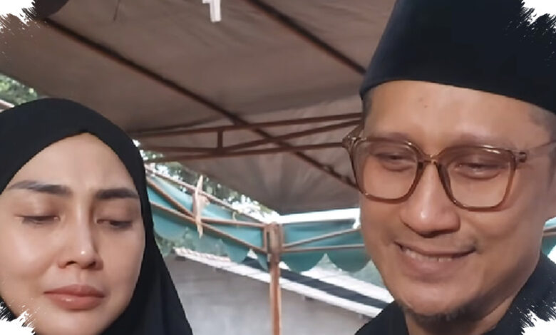 Sepatu Kotor yang Pernah Membuat Arie Untung Malu, Kini Jadi Kenangan Paling Haru