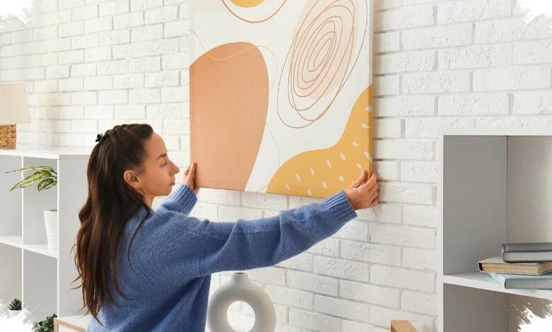8 Wallpaper Dinding yang Bisa Menutup Retak, Ruang Tamu Langsung Berubah