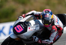 Di Tengah Jadwal Moto3 Padat, Veda Tetap Kejar Kelas 3 SMA Lewat Online