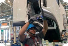 Isuzu Karawang Cetak 300.000 Unit, Traga Dorong Pabrik Indonesia ke 25 Negara
