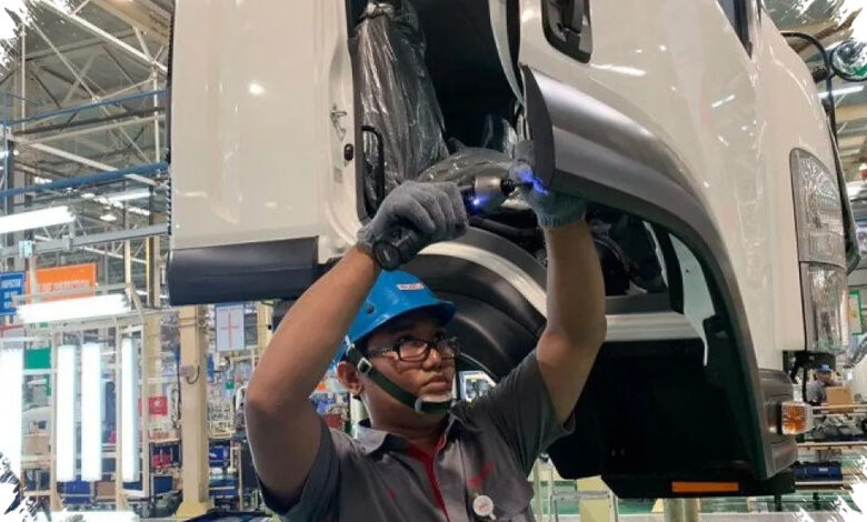 Isuzu Karawang Cetak 300.000 Unit, Traga Dorong Pabrik Indonesia ke 25 Negara