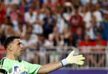 Kalah di Final Piala Dunia 2026, Rencana Pensiun Emi Martinez dari Argentina Tertunda