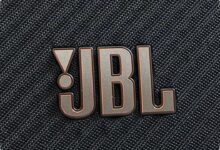 JBL Vienna Bukan Speaker Biasa, Layar 18,5 Inci Ini Menampilkan Lirik Lagu
