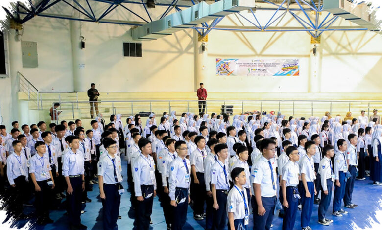 Pesan Erwin untuk Murid Baru Bandung, Jangan Hanya Jadi Kutu Buku di Sekolah