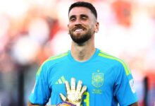 Ciuman Singkat Unai Simon dan Yeremy Pino Warnai Parade Juara Dunia Spanyol