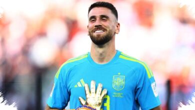 Ciuman Singkat Unai Simon dan Yeremy Pino Warnai Parade Juara Dunia Spanyol