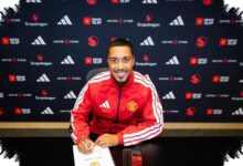 Youri Tielemans Tak Sabar Rasakan Old Trafford, Michael Carrick Jadi Daya Tarik Utama